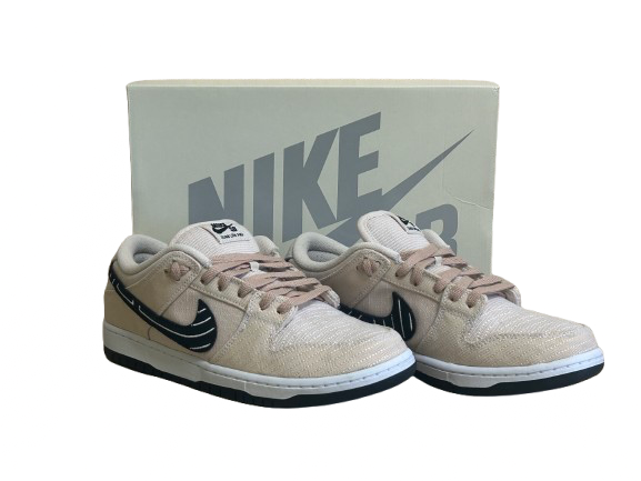 Dunk Low SB Albino & Preto - Taille 43- État 9,5/10