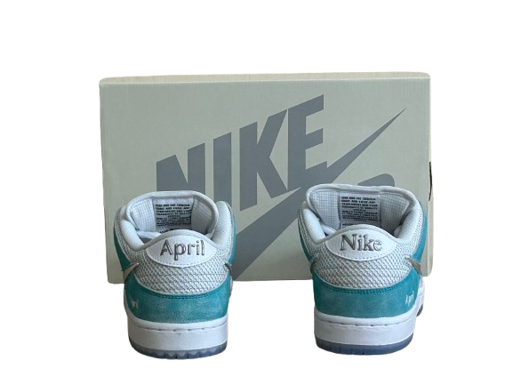 Dunk Low SB April - Taille 42 - État 10/10 (DS)