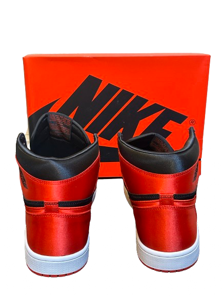 Jordan 1 High Satin Bred - Taille 44,5 - État 10/10 (DS)
